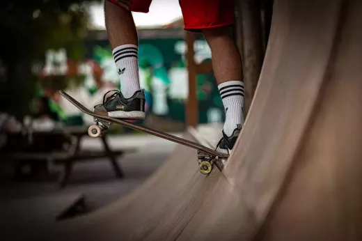 המסע מעורר ההשראה של רודני מאלן: מאנדרדוג לסנדק של הסקייטבורד ברחוב